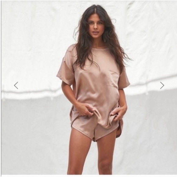 lunya Other - NEW Lunya washable silk tee shorts pajama set